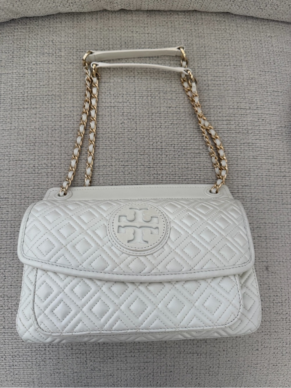 Tory Burch White Quilted Leather Shoulder Bag with Gold Chain